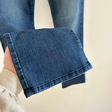 Load image into Gallery viewer, NYDJ Marilyn Straight High Rise Jeans Blue 10L