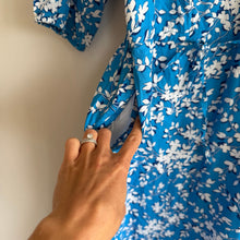 Load image into Gallery viewer, Draper James Martina Floral Print 3/4 Sleeve Popover Midi Dress Blue White 6