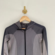 Load image into Gallery viewer, Lululemon Ebb To Train Abstract Zip Up Hooded Jacket Gray/Cream 6