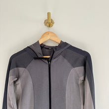 Load image into Gallery viewer, Lululemon Ebb To Train Abstract Zip Up Hooded Jacket Gray/Cream 6