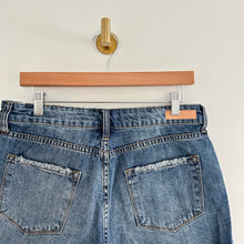 Load image into Gallery viewer, BP. Distressed Denim Mid Rise Dark Wash Cut-Off Shorts Blue 31