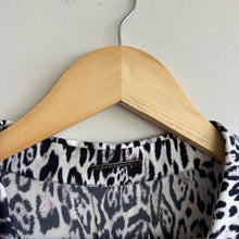 Load image into Gallery viewer, Elie Tahari Ingunn Animal Print Long Sleeve Button Up Shirt Black L

