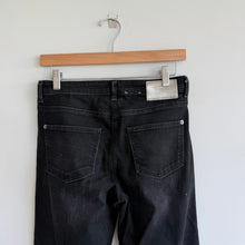 Load image into Gallery viewer, Mac Jeans Rich Carla High Rise Wide Leg Jeans Black 34
