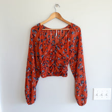 Load image into Gallery viewer, Free People Final Rose Print V-Neck Ruched Smocked Cropped Blouse Orange XS
