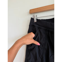 Load image into Gallery viewer, Lululemon Street To Studio Unlined Cropped Straight Leg Pants Black 8
