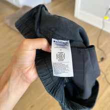 Load image into Gallery viewer, Athleta Cabo Linen 4" Drawcord Waist Pockets Shorts Black 12
