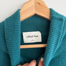 Load image into Gallery viewer, Wilfred Free Aritizia Hush Knit Turtleneck Long Sleeve Pullover Sweater Green S
