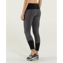 Load image into Gallery viewer, Lululemon Runday Crop First Release)Striped Running Leggings Black/White 4

