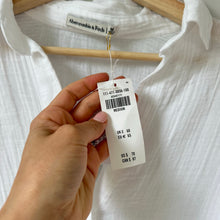 Load image into Gallery viewer, Abercrombie &amp; Fitch Gauze Cotton Long Sleeve Swim Cover Up Shirt White M NWT
