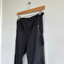 Load image into Gallery viewer, Lululemon Mesh Detail Zipper Pockets Cropped Leggings Black 10
