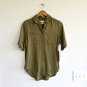 Nordstrom Short Sleeve Collared Button Up Shirt Olive Burnt Green XXS NWT