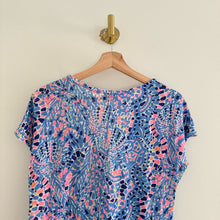 Load image into Gallery viewer, Lilly Pulitzer Duval Tic Tac Tile V-Neck Mini T-Shirt Dress Blue Pink S
