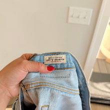 Load image into Gallery viewer, Levi's Premium 501 Original Frayed Hem Short Light Wash Blue 31
