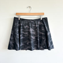 Load image into Gallery viewer, Athleta Match Point Camo Print High Rise Activewear Skort Gray L
