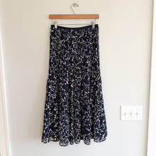 Load image into Gallery viewer, Uniqlo Chiffon Leaf Print Lined High Rise Midi Skirt Navy 2
