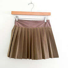 Load image into Gallery viewer, Albion Tie Breaker Pleated Mini Tennis Skirt in Brindle Brown XS
