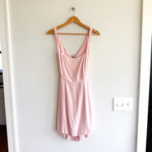 Load image into Gallery viewer, Aritizia Wilfred Scoop Neck Sleeveless Cut Out Open Tie Back Mini Dress Pink 10
