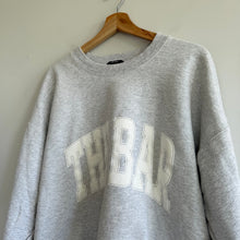 Load image into Gallery viewer, The Bar Varsity Logo Fiancé Crewneck Casual Pullover Sweatshirt Gray White XL
