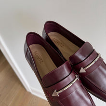 Load image into Gallery viewer, Schutz Desmond Caseina Leather Square Toe Flat Loafer Vino Rubi 8.5 NIB
