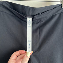 Load image into Gallery viewer, Lululemon On The Move Pant Black 6

