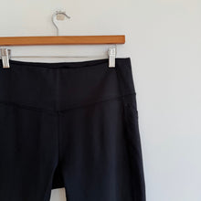 Load image into Gallery viewer, Zella Live In High Waist Active Side Pocket Crop Leggings Black L
