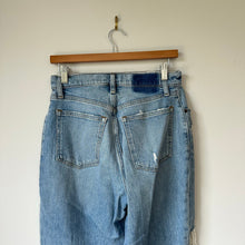 Load image into Gallery viewer, Abercrombie &amp; Fitch The 90's Straight Ultra High Rise Distressed Jeans Blue 28
