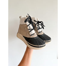 Load image into Gallery viewer, Sorel Out N About IV Chillz Faux Shearling Ankle Winter Boot Cream Black 8
