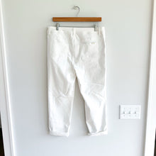 Load image into Gallery viewer, Chico&#39;s The So Slimming Girlfriend Crop Jeans White 1
