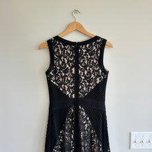 Load image into Gallery viewer, Tadashi Shoji Stretch Lace Jersey Fit &amp; Flare V-Neck Dress Nude Black 8
