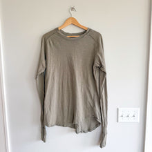 Load image into Gallery viewer, We The Free Arden Round Neck Casual Long Sleeve T-Shirt Green XS
