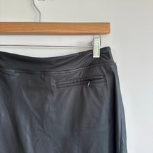 Load image into Gallery viewer, G/Fore Effortless Mid Rise Side Zip Activewear Golf Skort Black L NWT
