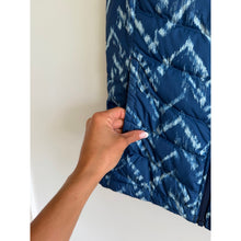 Load image into Gallery viewer, The North Face Women's Flare Full Zip Down Vest Blue XS
