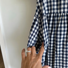 Load image into Gallery viewer, TRADLANDS Gingham Short Sleeve Dress Navy White L
