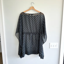Load image into Gallery viewer, Ted Baker Mamboh Square Cover Up Black L

