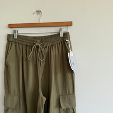 Load image into Gallery viewer, Nordstrom Cargo Pull On Drawstring Waist Jogger Pants Olive Burnt XS NWT
