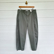 Load image into Gallery viewer, Abercrombie &amp; Fitch Barrel Leg Chino Pants Olive Green 30 NWT
