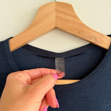 Load image into Gallery viewer, Beyond the Bump by Beyond Yoga Crew Neck Long Sleeve T-Shirt Blue M
