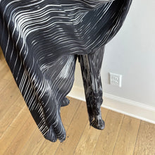 Load image into Gallery viewer, Elie Tahari York Silk Tie Neck Blouson Maxi Dress Black M
