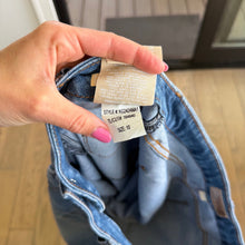 Load image into Gallery viewer, Kut From The Kloth Meg Raw Hem High Rise Ankle Wide Leg Jeans Blue 10
