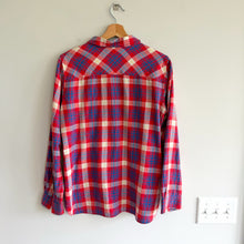 Load image into Gallery viewer, J. Crew Plaid Pattern Long Sleeve Button Up Shirt Red White Blue 8
