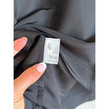 Load image into Gallery viewer, Eskandar Silk Round Neck Sleeveless Pullover Tank Top Black 1
