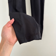 Load image into Gallery viewer, Lululemon Front Panel Mixed Media Pocket Leggings Black 4
