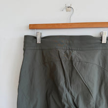 Load image into Gallery viewer, Athleta Headlands Hybrid Trek Mid Rise Jogger Pant Mountain Olive 6
