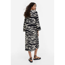 Load image into Gallery viewer, H&amp;M Knot-Detail Zebra Print V-Neck Long Sleeve Midi Dress Black/White S
