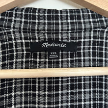 Load image into Gallery viewer, Madewell Central Thompson Plaid Tulip Hem Shirt Dress Black 2XS
