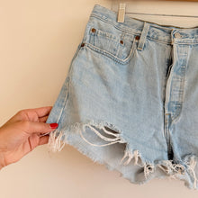 Load image into Gallery viewer, Levi's Premium 501 Original Frayed Hem Short Light Wash Blue 31
