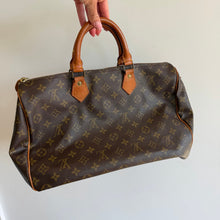 Load image into Gallery viewer, Louis Vuitton Speedy Bandoulière 35 Monogram Leather Top Handle Handbag Brown
