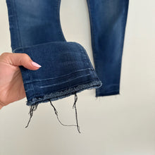 Load image into Gallery viewer, Hudson Krista Crop Super Skinny Released Hem Jeans Blue 26
