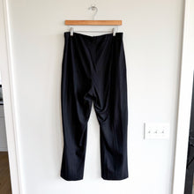 Load image into Gallery viewer, Vince Wool Blend Pintuck Pull-On High Rise Straight Leg Pants Black 10
