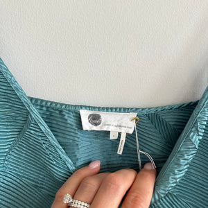 Anthropologie Floreat Crinkle Metallic V-Neck Tank Top Teal L